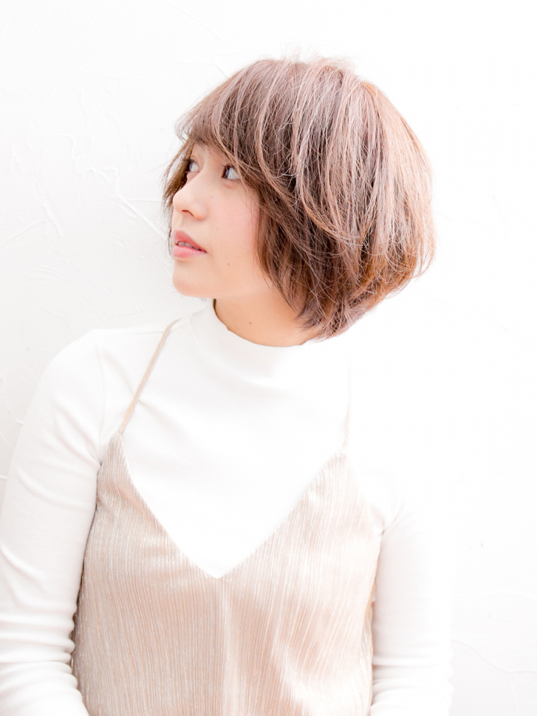 渋谷にある美容室・美容院「JEWIL(ジュイル)」のヘアスタイル「Noz渋谷 中島 『イルミナカラー』フリンジバングマッシュ」の拡大画像